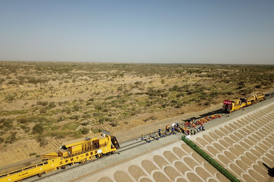 China completará linha ferroviária ao redor do maior deserto do país