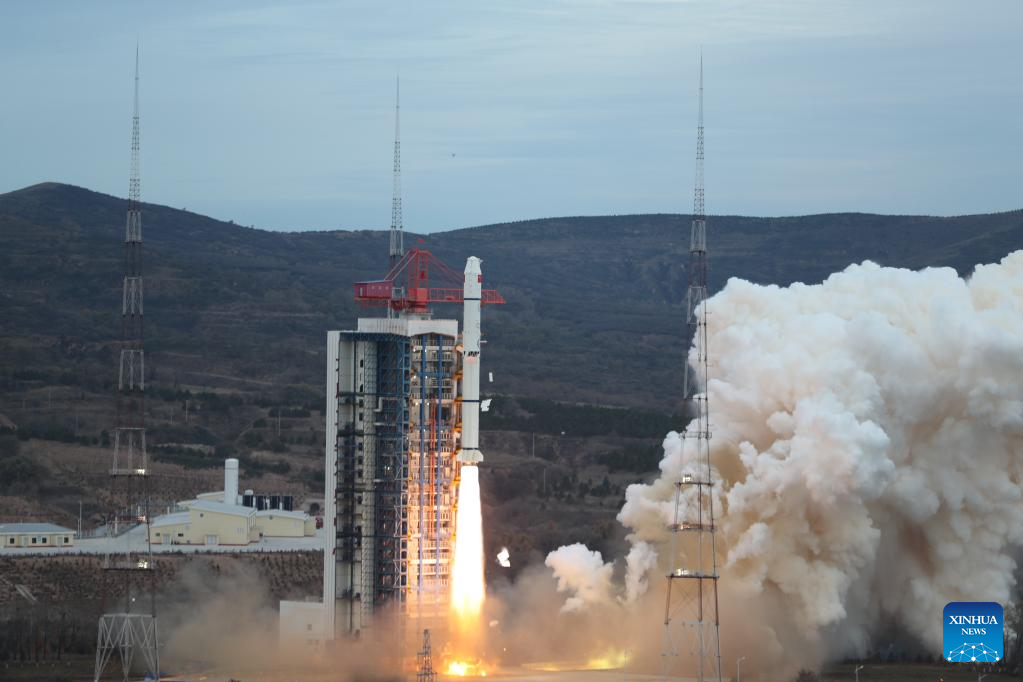 China lança novo satélite ambiental