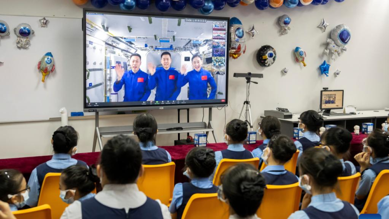 Conversar com taikonautas chineses inspira o sonho espacial da juventude da ASEAN