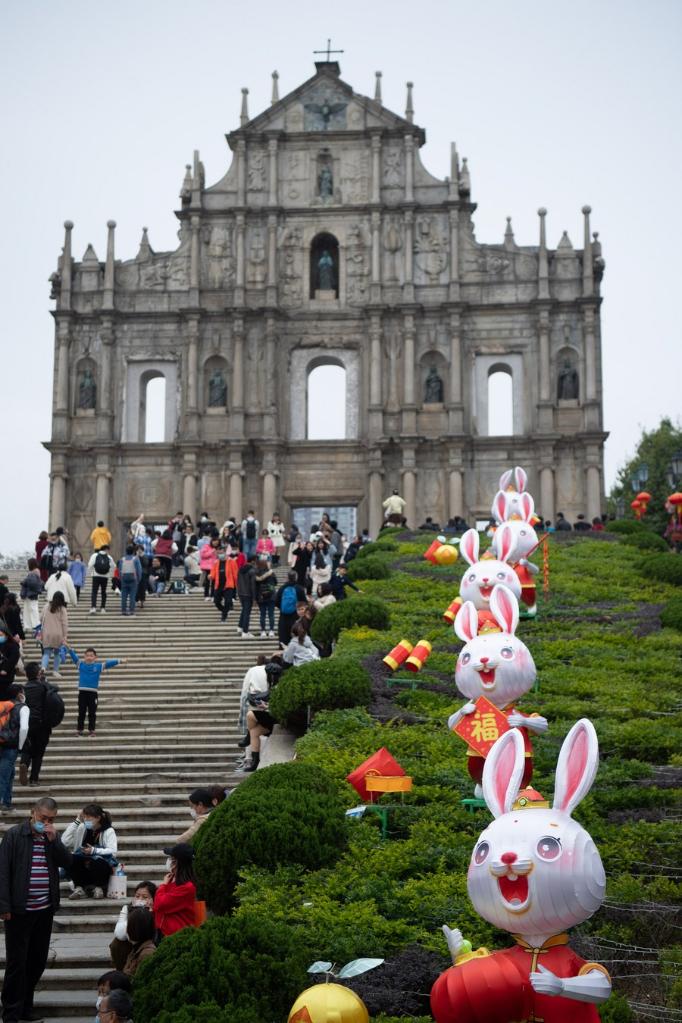  Número de chegadas de visitantes a Macau triplicam durante Festa da Primavera