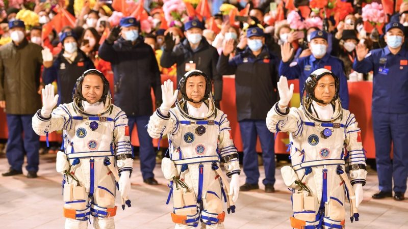 Taikonautas da Shenzhou-15 realizarão caminhadas no espaço