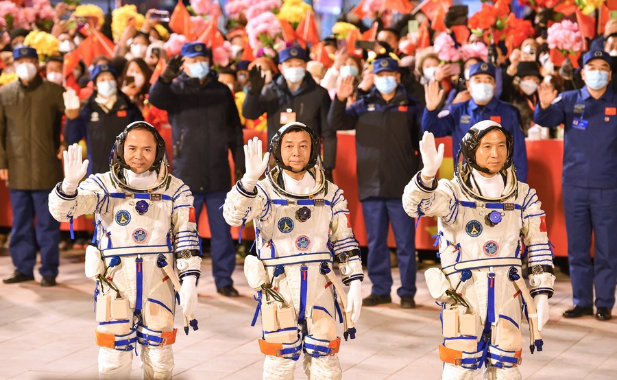 Taikonautas da Shenzhou-15 realizarão caminhadas no espaço