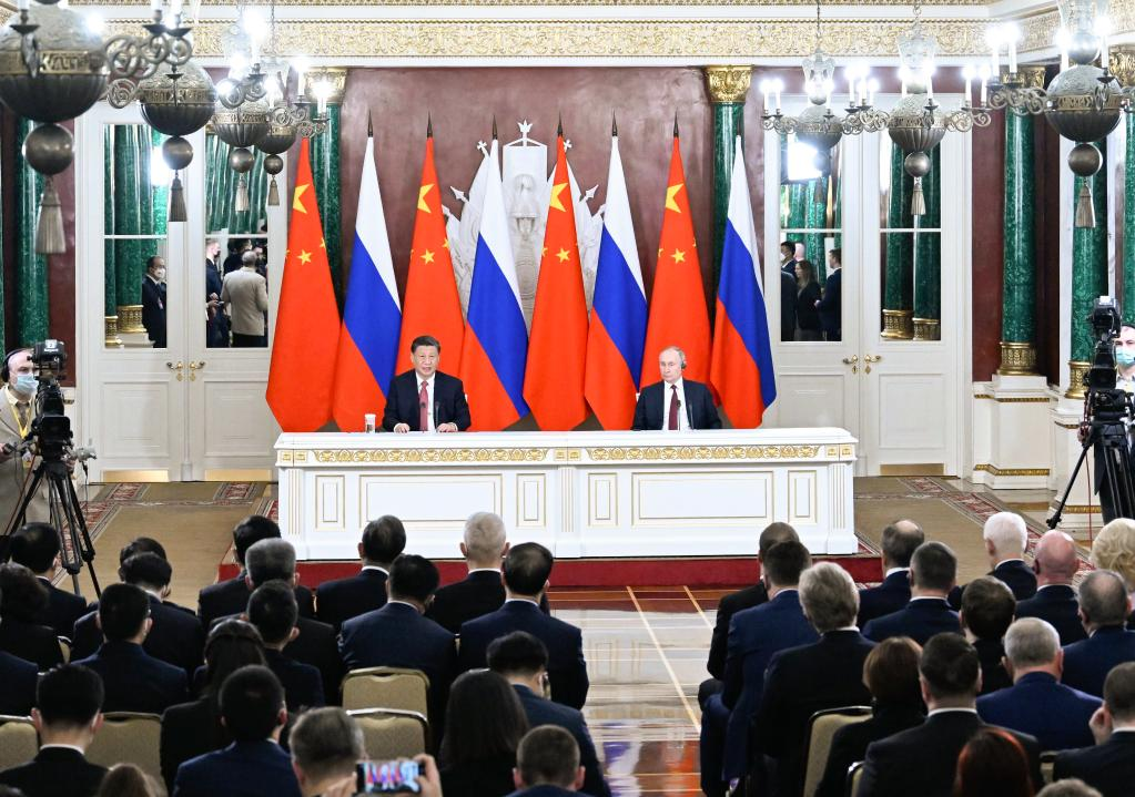 Xi e Putin se reúnem conjuntamente com imprensa