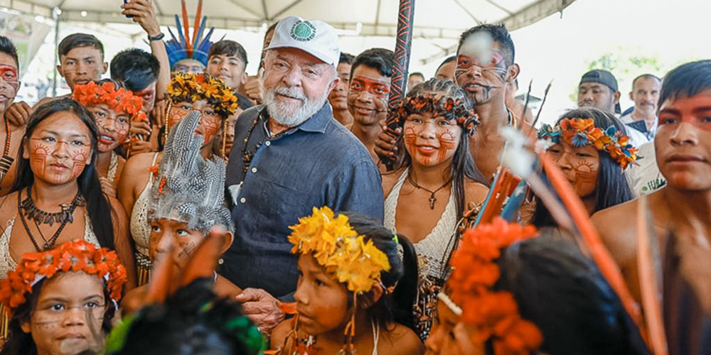 Presidente do Brasil promete acelerar demarcação de terras indígenas