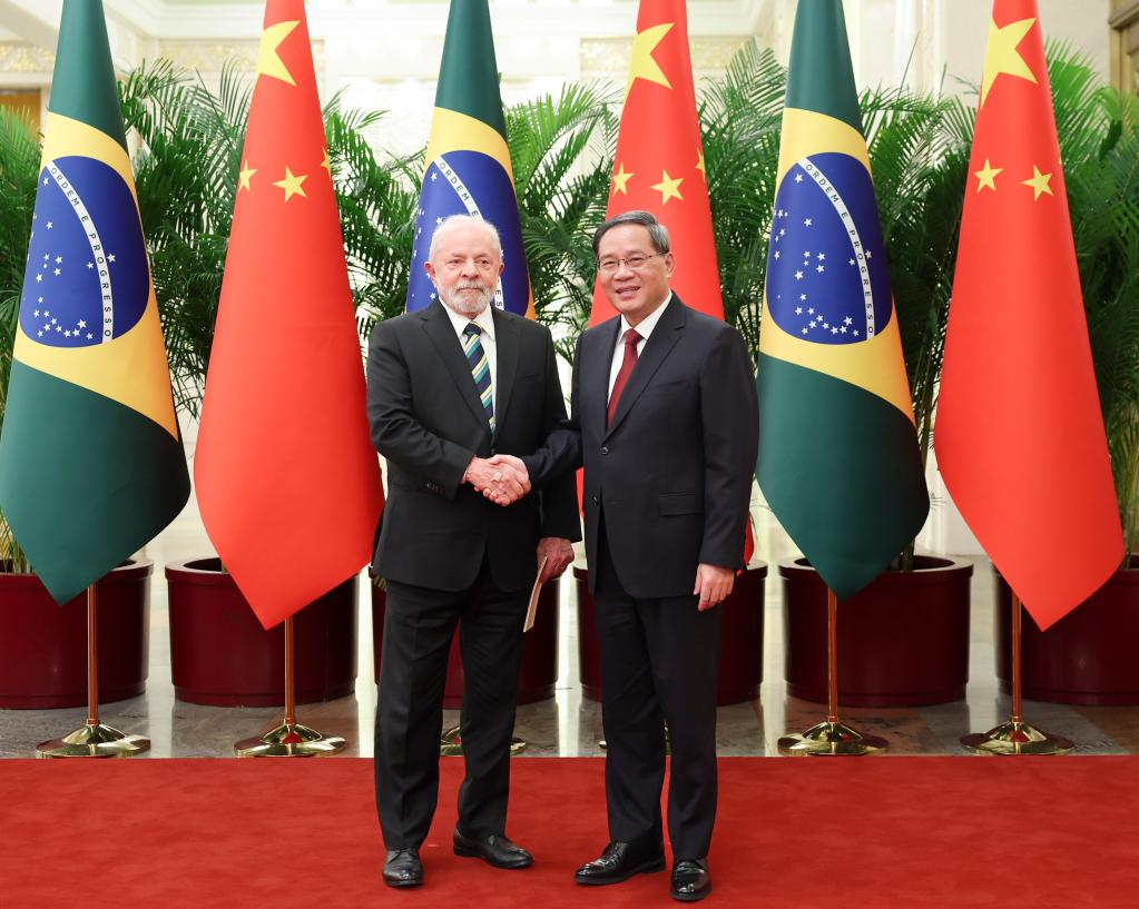 Premiê chinês reúne-se com presidente brasileiro