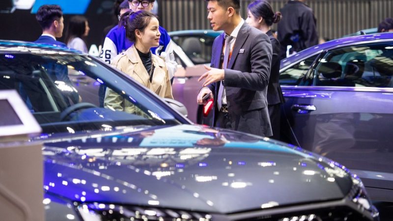 Vendas de automóveis na China aumentam 82,7% em abril