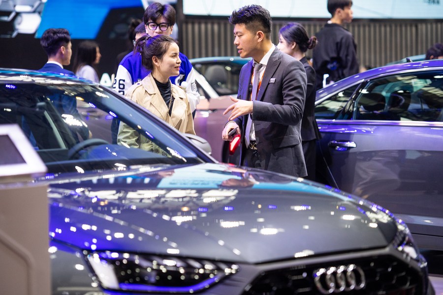 Vendas de automóveis na China aumentam 82,7% em abril