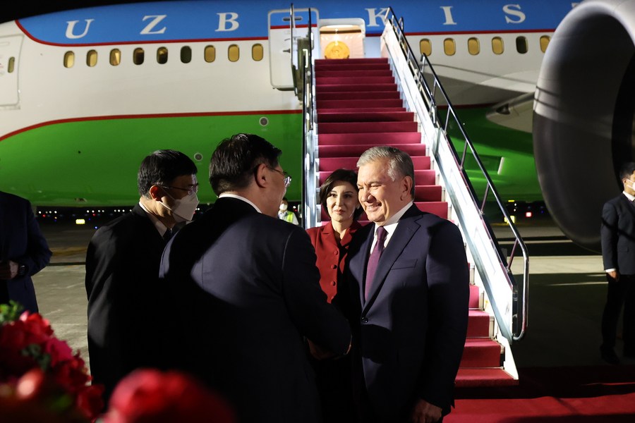 Presidente uzbeque chega a Xi’an para Cúpula China-Ásia Central