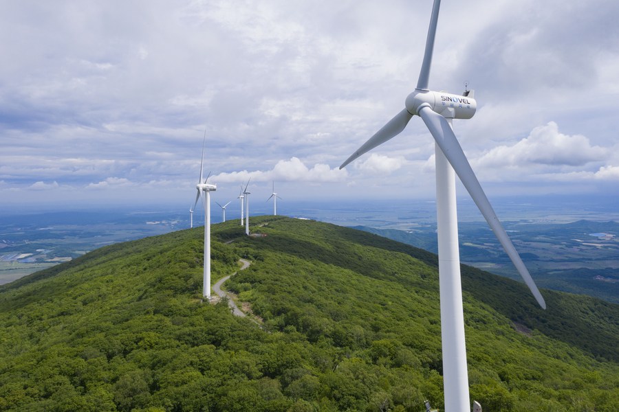 China tem aumento na capacidade recém-instalada de energia eólica e fotovoltaica