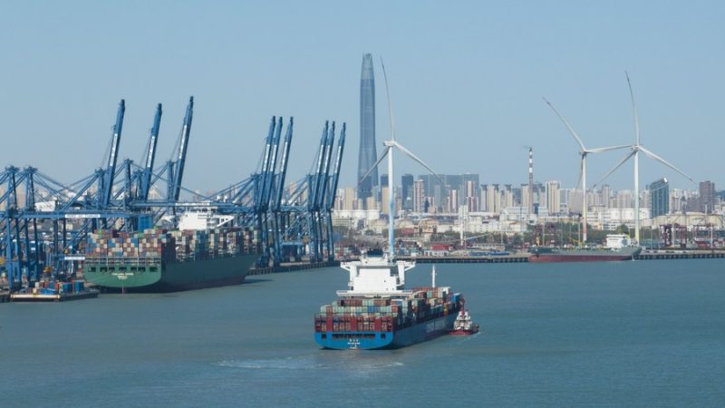 Porto de Tianjin da China registra crescimento comercial robusto no período janeiro-abril