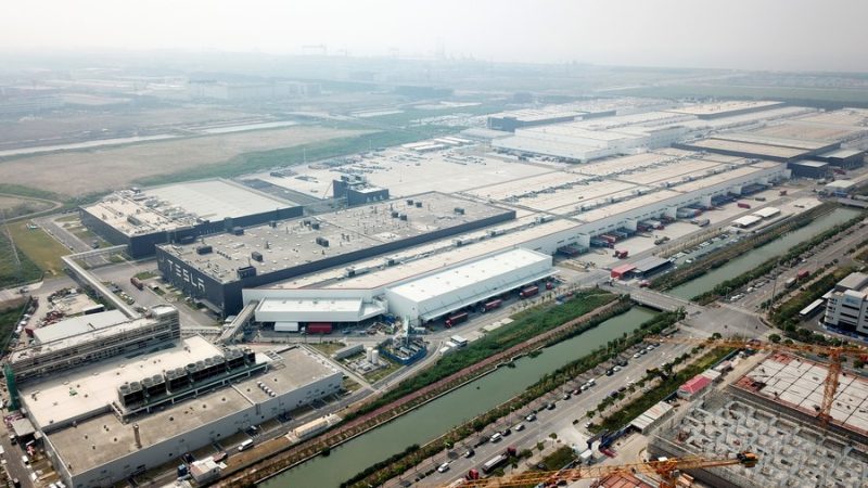 Disparam as entregas da gigafábrica da Tesla em Shanghai em maio