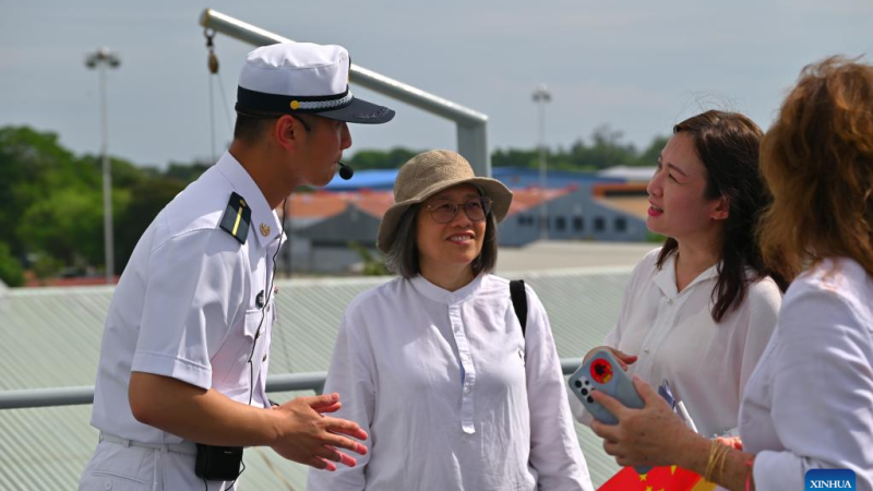 Navio de treinamento naval chinês Qi Jiguang chega a Brunei para visita de boa vontade