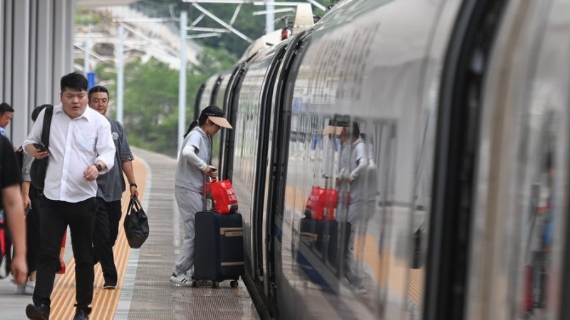 Ferrovias da China movimentarão 71 milhões de viagens de passageiros durante Festival do Barco do Dragão