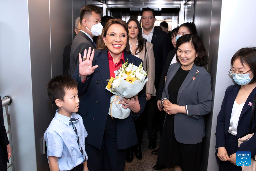 Presidente hondurenha inicia visita à China