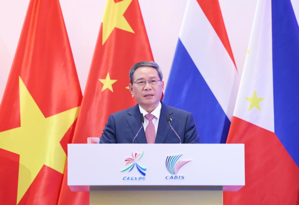 Relações China-ASEAN são modelo mais bem-sucedido e dinâmico na cooperação Ásia-Pacífico, diz premiê