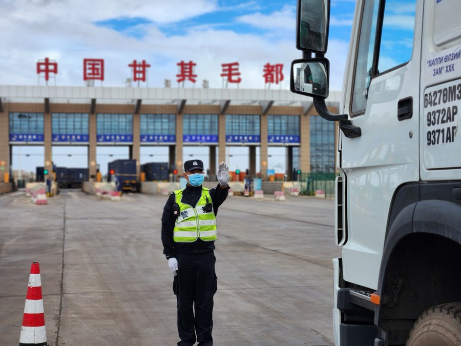 Porto fronteiriço China-Mongólia registra volume recorde de mercadorias de janeiro a setembro