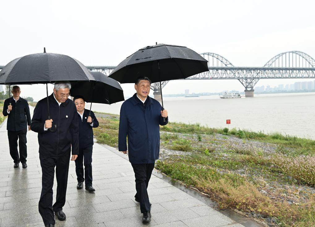 Xi inspeciona Jiujiang, na Província de Jiangxi, leste da China