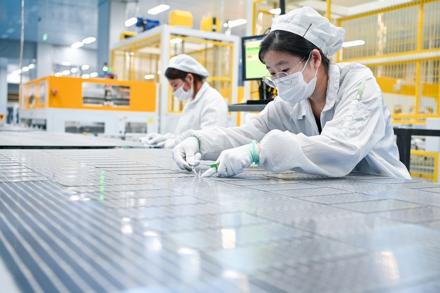 Capacidade instalada de eletricidade fotovoltaica doméstica da China ultrapassa 100 milhões de kW