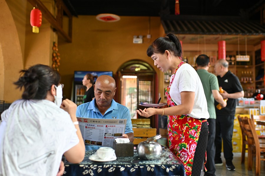 Setor não manufatureiro da China mantém expansão em novembro