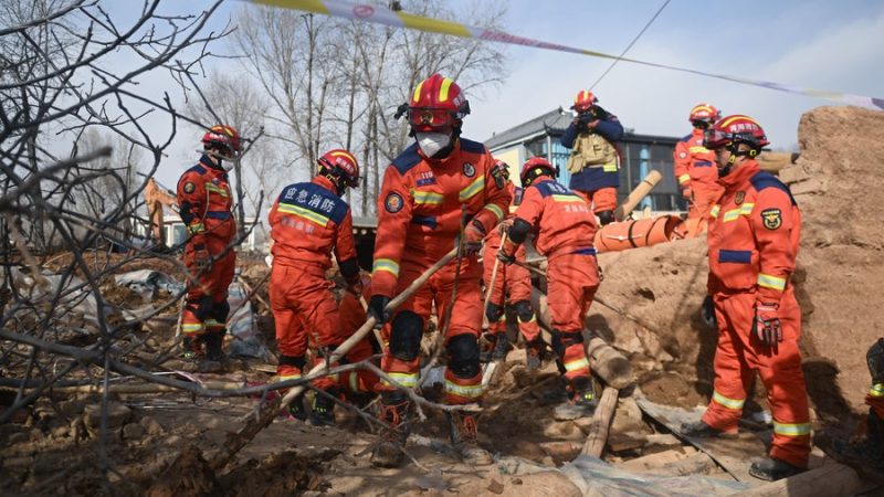 Número de mortos em terremoto em Qinghai sobe para 18