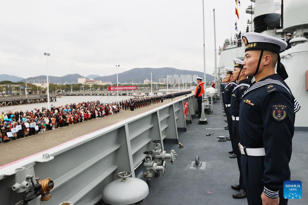 Frota da marinha chinesa retorna de missões de escolta