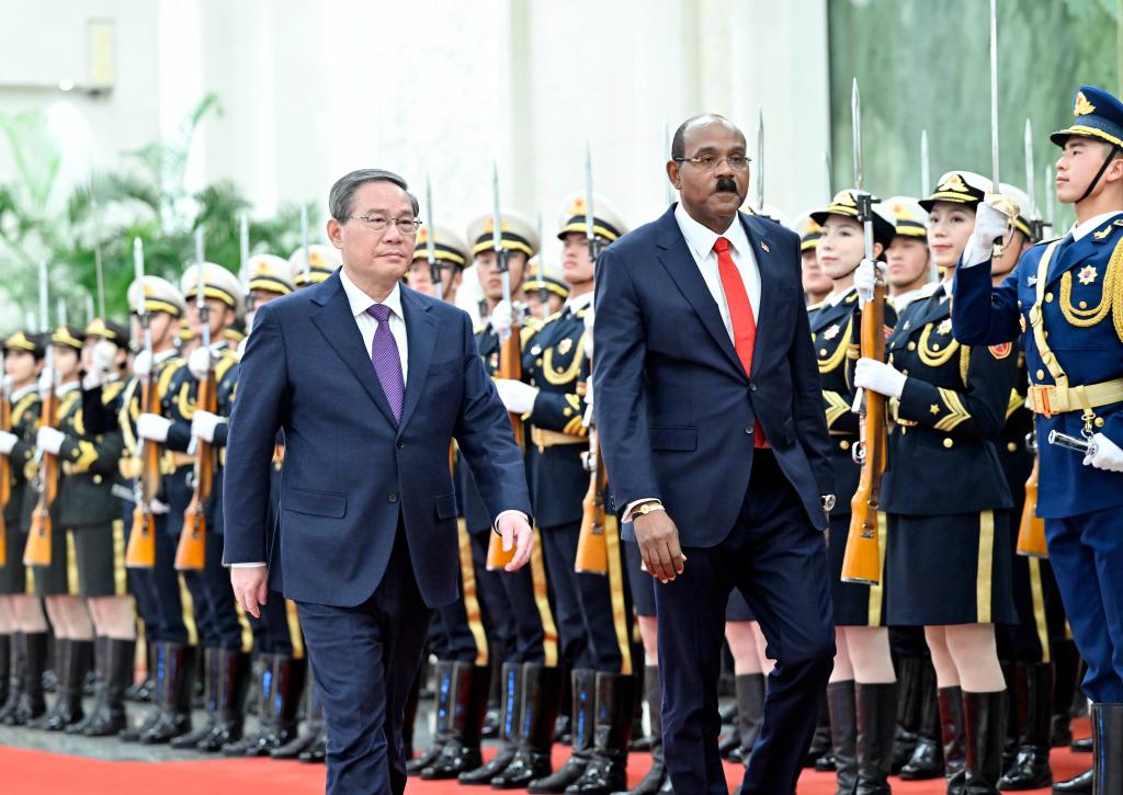 Premiê chinês conversa com homólogo de Antígua e Barbuda