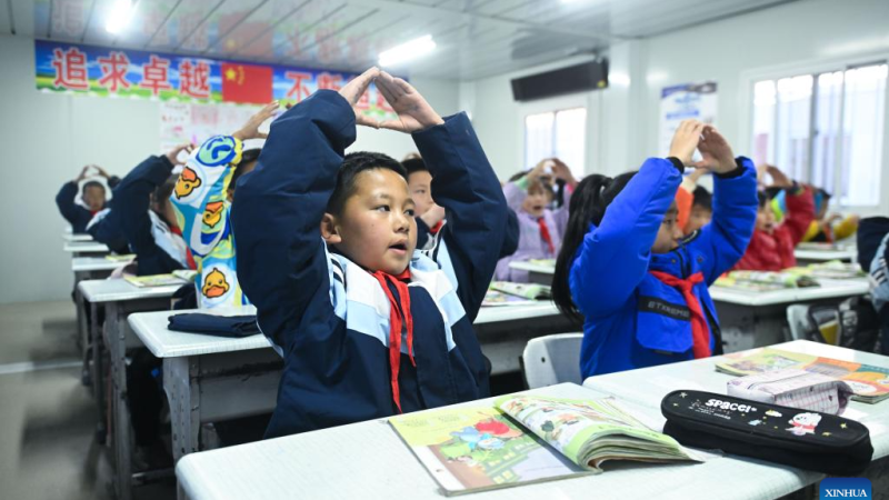 Escolas em província chinesa atingida pelo terremoto retomam aulas presenciais