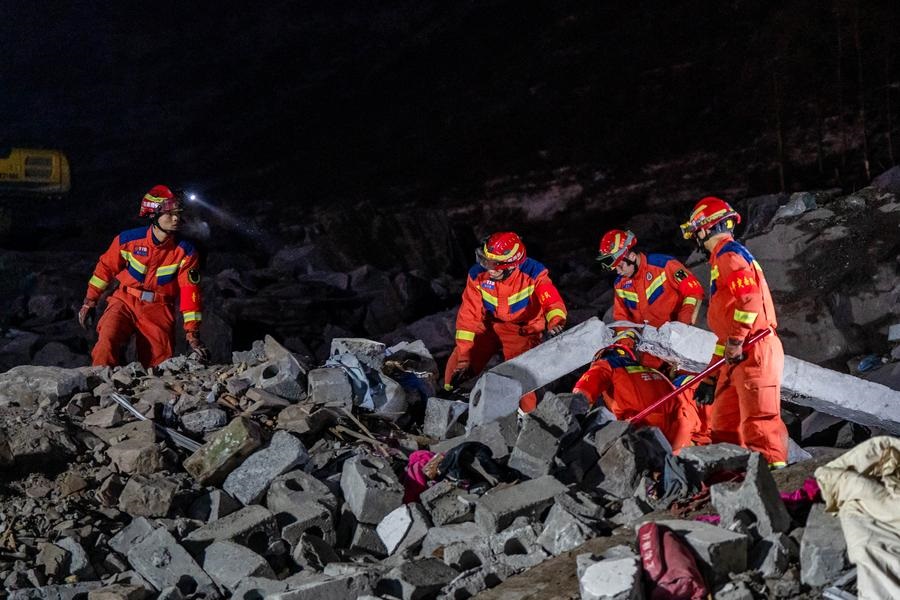 Sobe para 34 número de mortos em deslizamento de terra no sudoeste da China