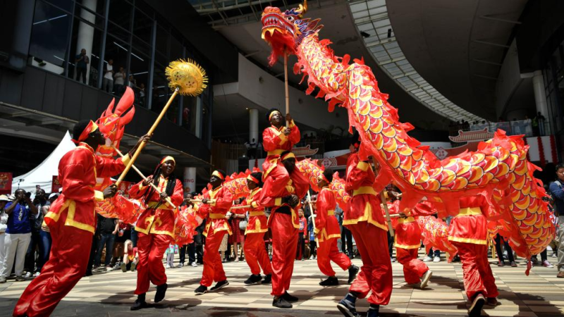 Festividades do Ano Novo Chinês encantam quenianos e incentivam laços culturais