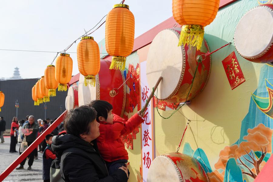 Parques de Beijing recebem mais de 10 milhões de visitantes durante feriado da Festa da Primavera