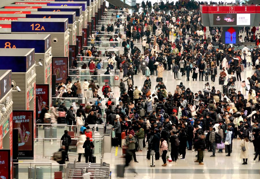 Ferrovias da China movimentam mais de 300 milhões de viagens durante Festa da Primavera