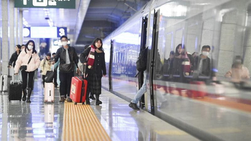 Viagens ferroviárias de passageiros da China aumentam 36,2% no período janeiro-fevereiro