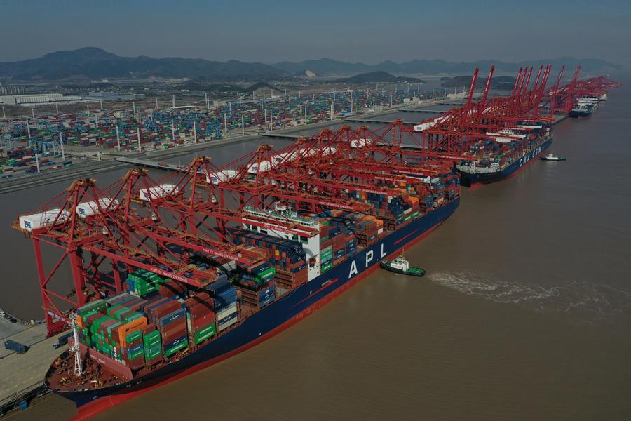 Porto Ningbo-Zhoushan da China registra crescimento constante de movimentação de contêineres no 1º trimestre