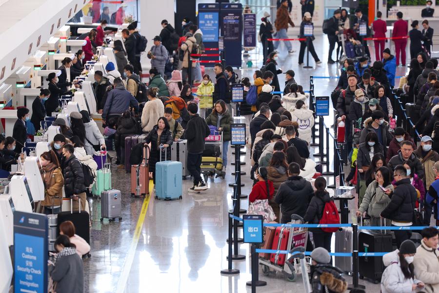 Aeroporto de Beijing receberá mais de 660.000 passageiros durante o feriado do Dia do Trabalhador