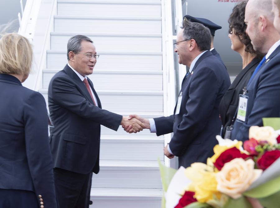 Primeiro-ministro chinês chega à Nova Zelândia para visita oficial