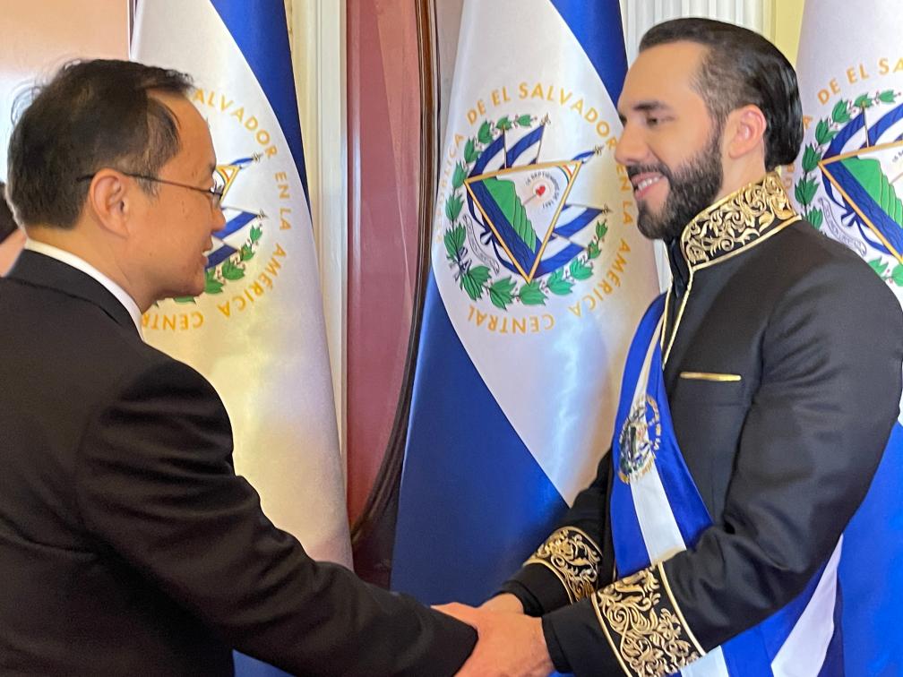 Enviado especial de Xi participa da posse do presidente de El Salvador