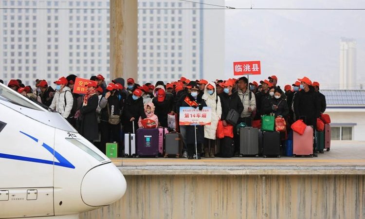 150 milhões de migrantes rurais chineses obtêm residência urbana desde 2014