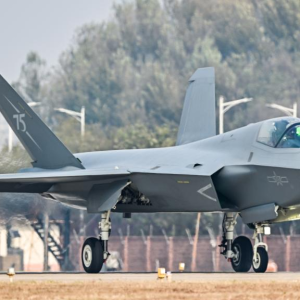 Jato de combate J-35A será lançado no Airshow China