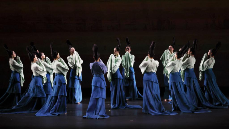 Público de Los Angeles se encanta com o melhor grupo de dança da China