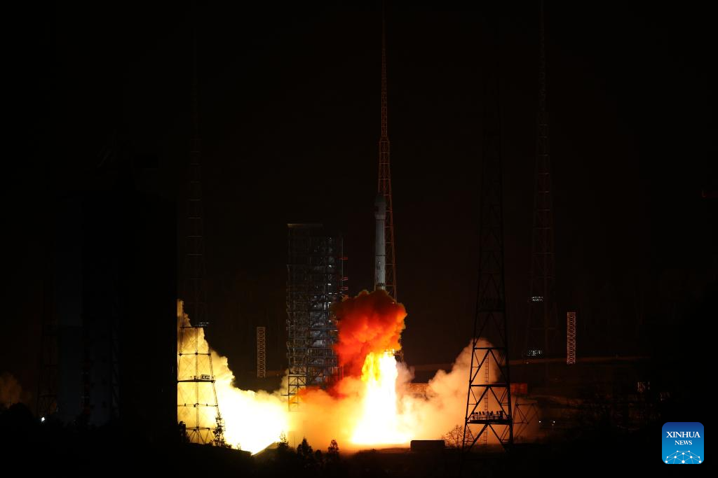 China lança novo satélite experimental para tecnologia de comunicação