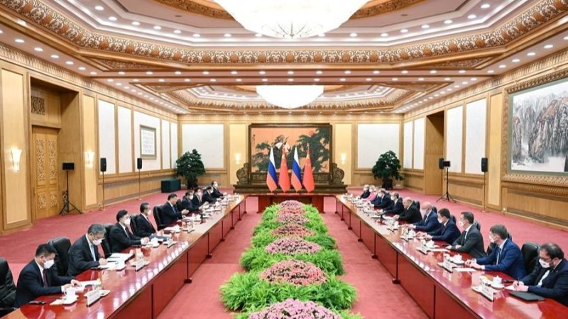 Xi Jinping se encontra com primeiro-ministro russo em Beijing