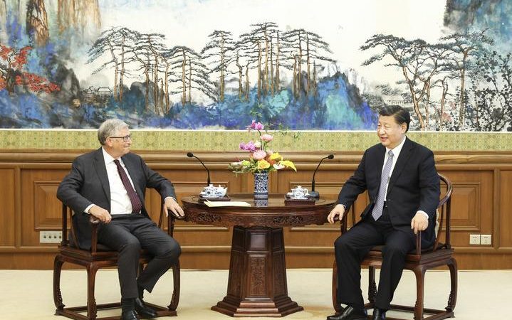 Xi Jinping se reúne com Bill Gates, co-presidente da Fundação Bill & Melinda Gates