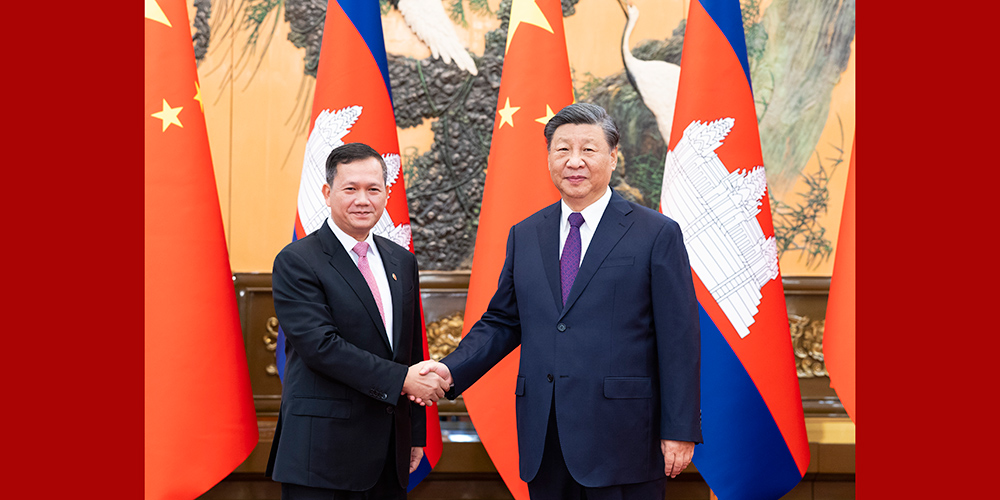 Xi Jinping recebe primeiro-ministro do Camboja em Beijing