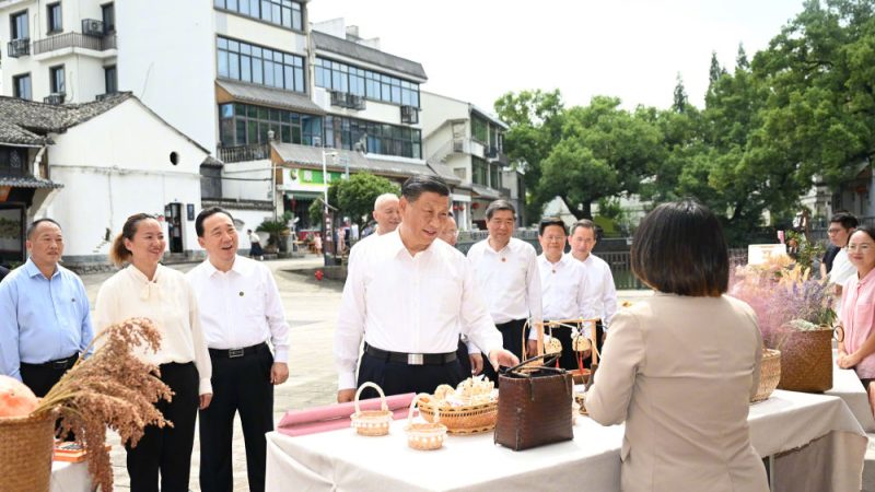 Xi Jinping inspeciona o município de Jinhua