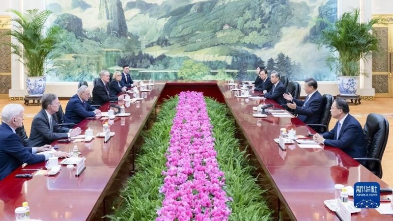 Xi Jinping recebe líder da maioria do Senado dos Estados Unidos