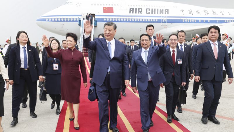 Xi Jinping inicia visita de Estado ao Vietnã