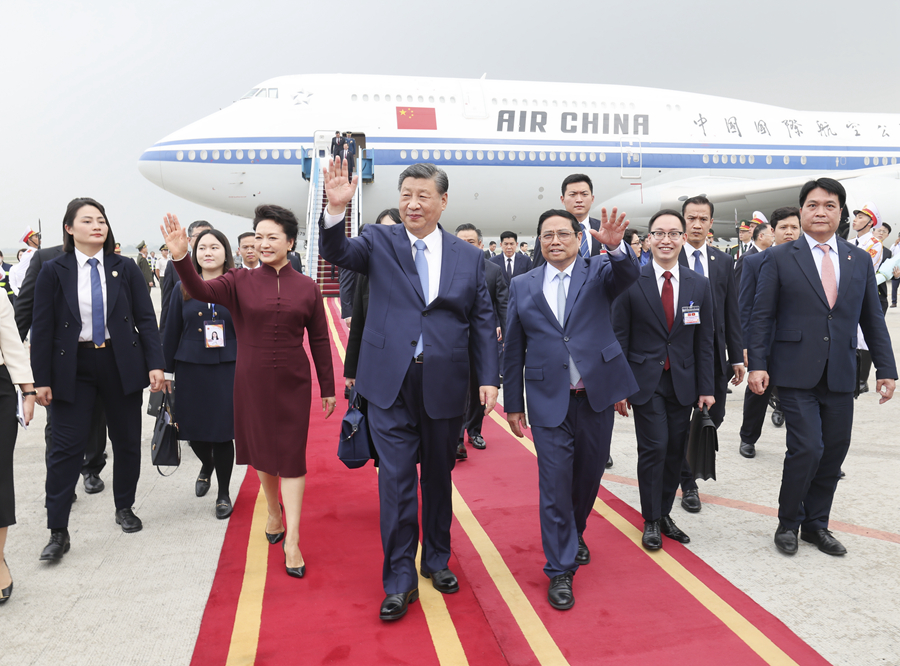 Xi Jinping inicia visita de Estado ao Vietnã