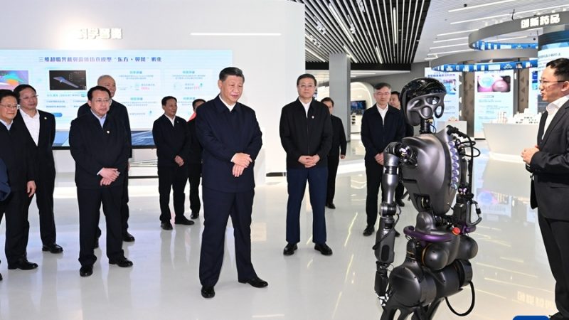 Xi Jinping faz inspeções em Shanghai e Jiangsu