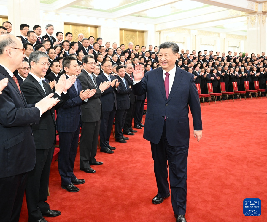 Xi Jinping cumprimenta enviados diplomáticos chineses a países estrangeiros