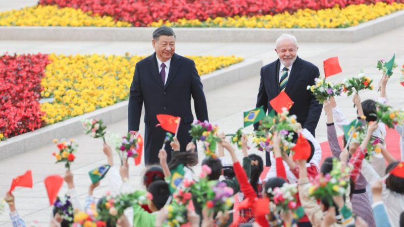 Presidentes da China e do Brasil trocam congratulações pelos 50 anos das relações diplomáticas